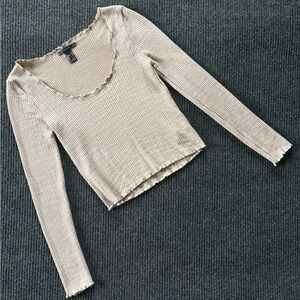 Forever 21 Lettuce Edge Cropped Long Sleeve Women’s Large Tan Ribbed Scoop Neck
